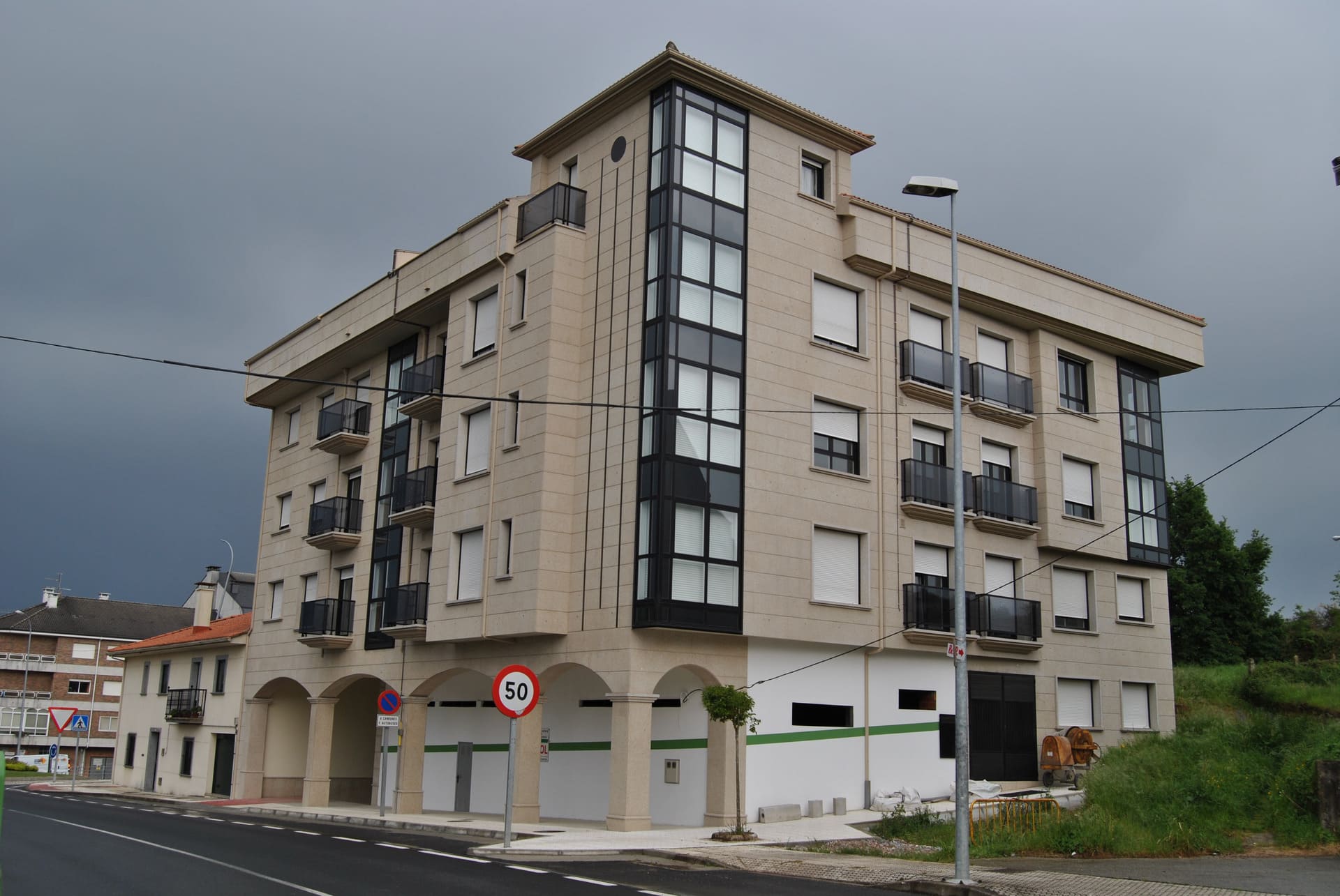 Edificio Viviendas Donramiro Lalín